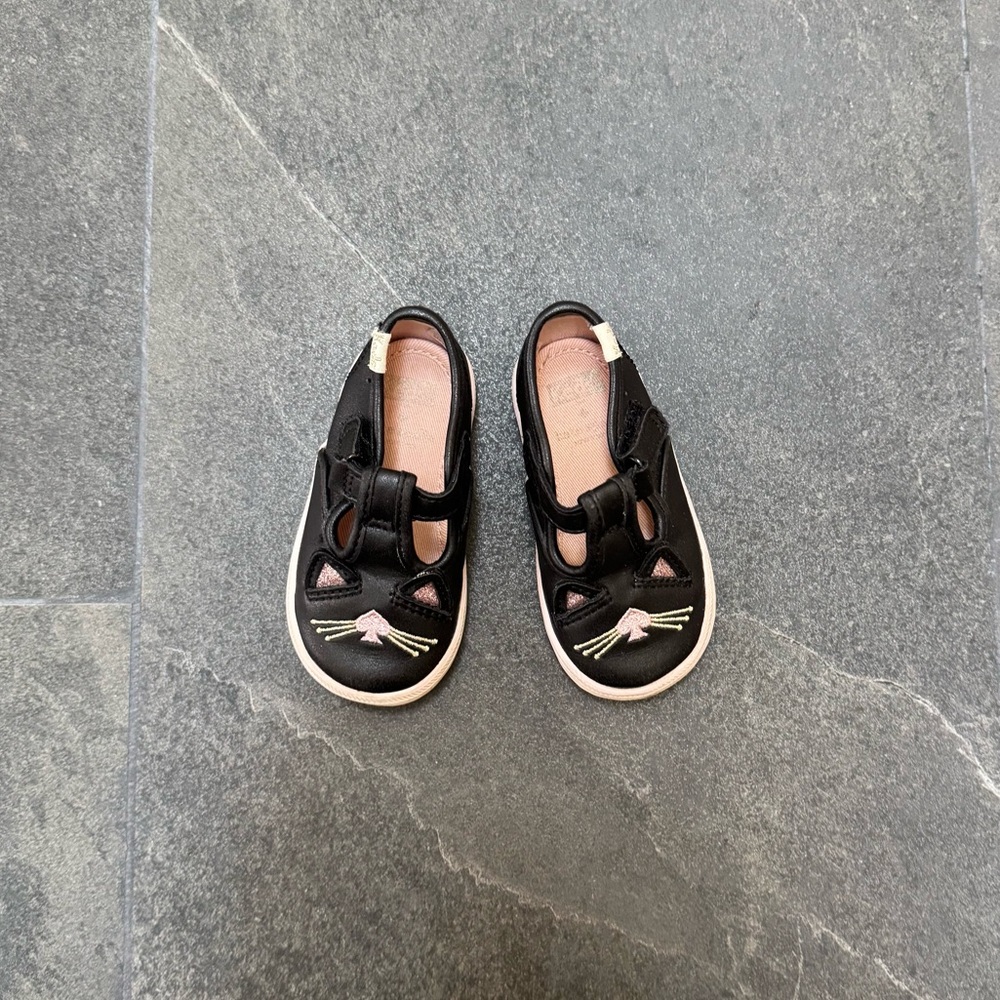 Black and Pink Keds with Kitty Cat Face slip-on Velcro shoes - EUC size 4